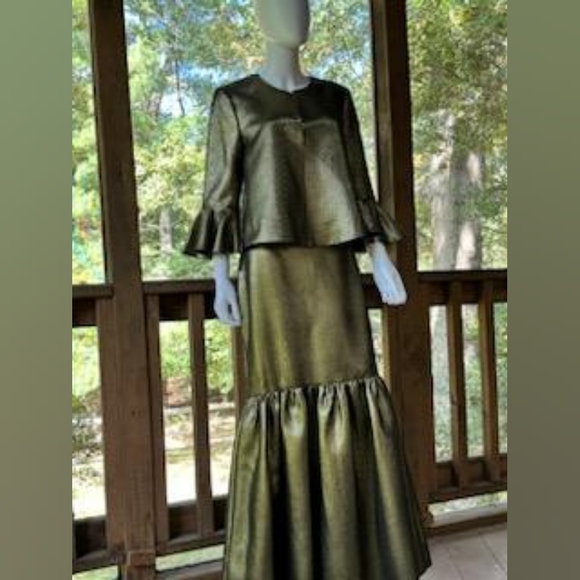 BCBG Maxazra Skirt Set - Picture 1 of 8